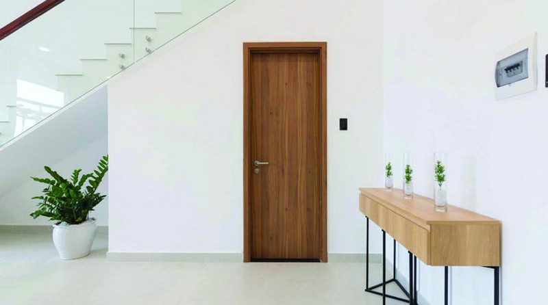 Mẫu cửa đi đẹp thiết kế ấn tượng gỗ hoặc nhôm kính
